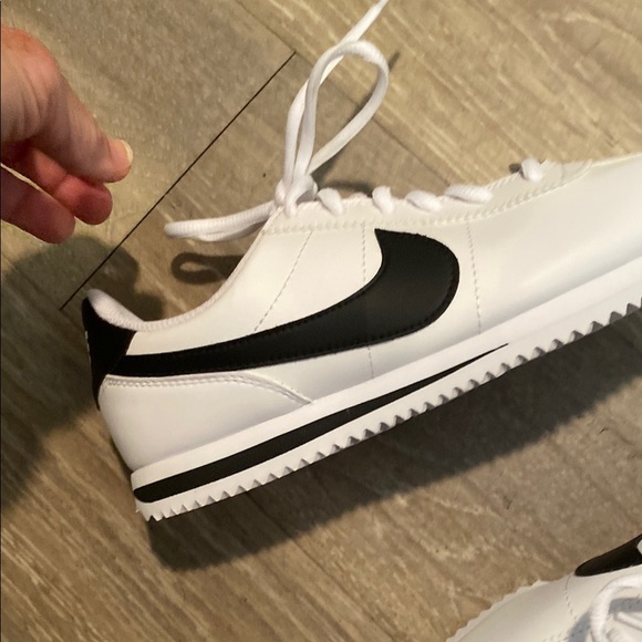 Nike Cortez Kids White Sneakers 904764-102  Sz 5Y - Picture 7 of 10